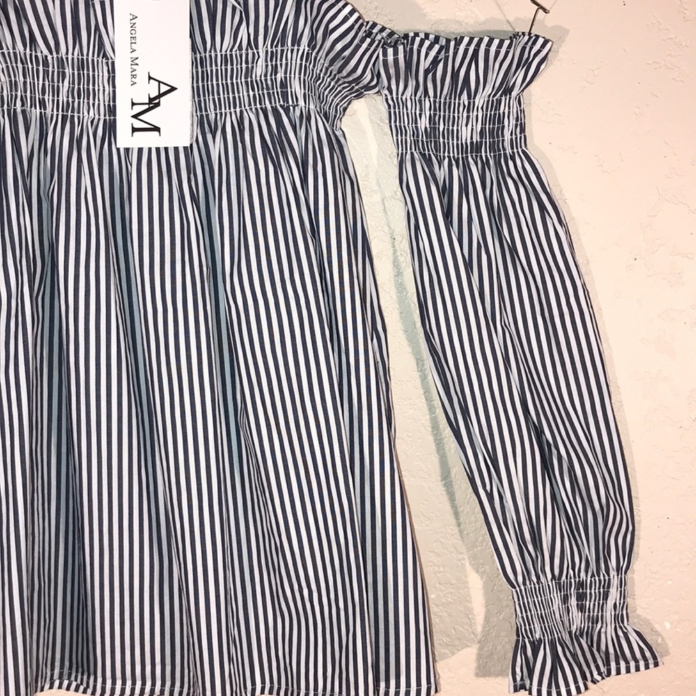 NWT Angela Mara Sneaker Chic Open Shoulder Top - Picture 3 of 3